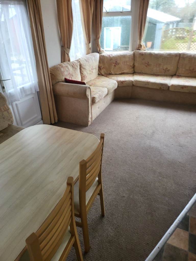 Static caravan to let