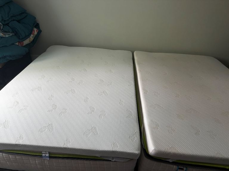 35 cm deep pocket spring with memory foam on top.
