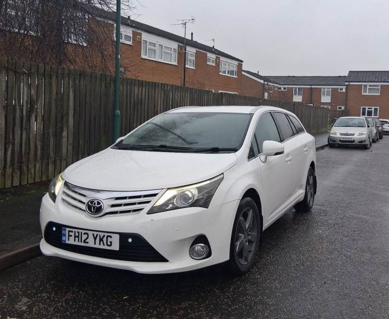 Toyota avensis Automatic 2012 1.8 petrol estate ulez compliant 