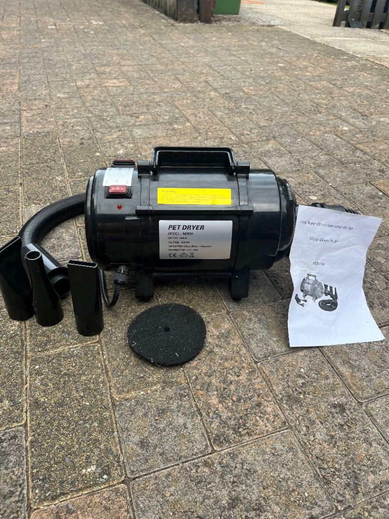 Pet hair dryer