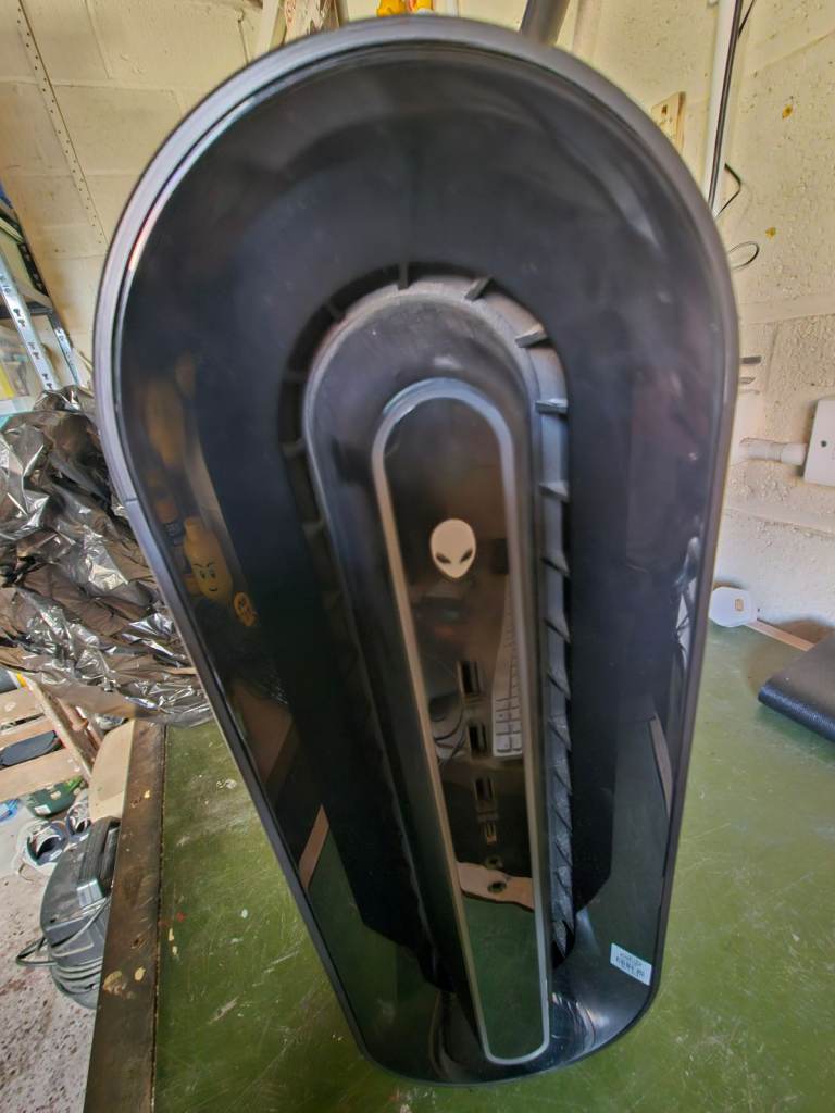 Alienware r11 