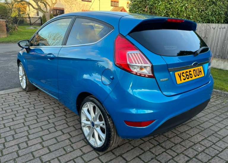 2016 (66) FORD FIESTA 1.0T TITANIUM GENUINE 45,000 MILES SAT NAV HEATED SEATS! 