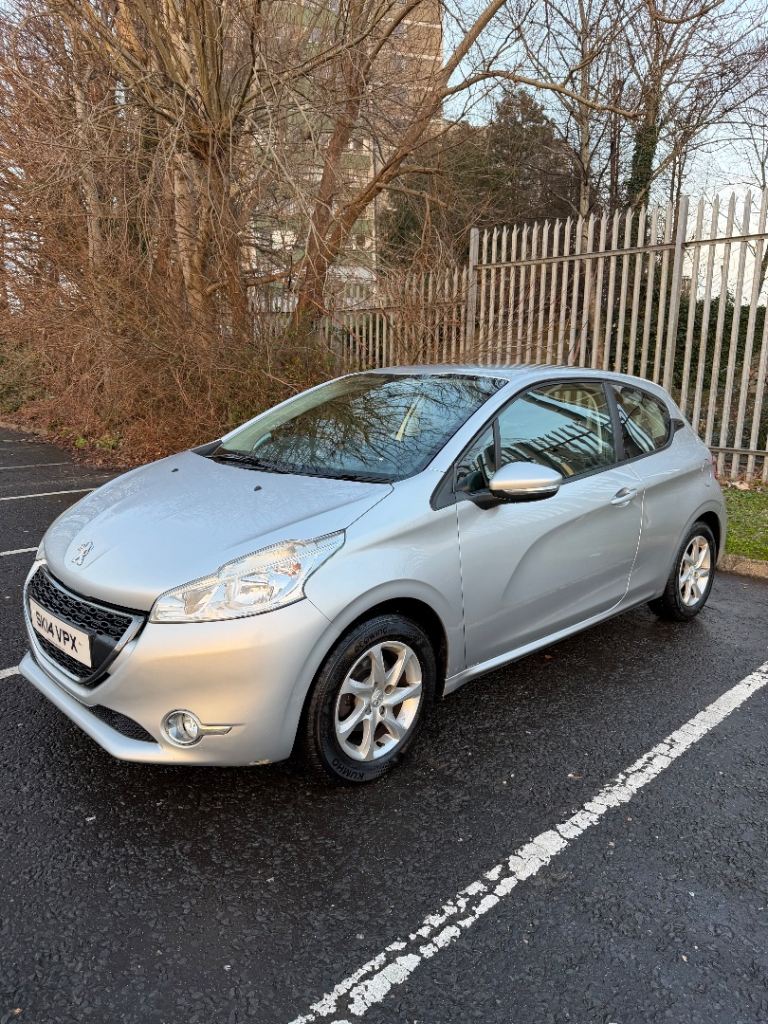 Peugeot, 208, Hatchback, 2014, Manual, 1199 (cc), 3 doors
