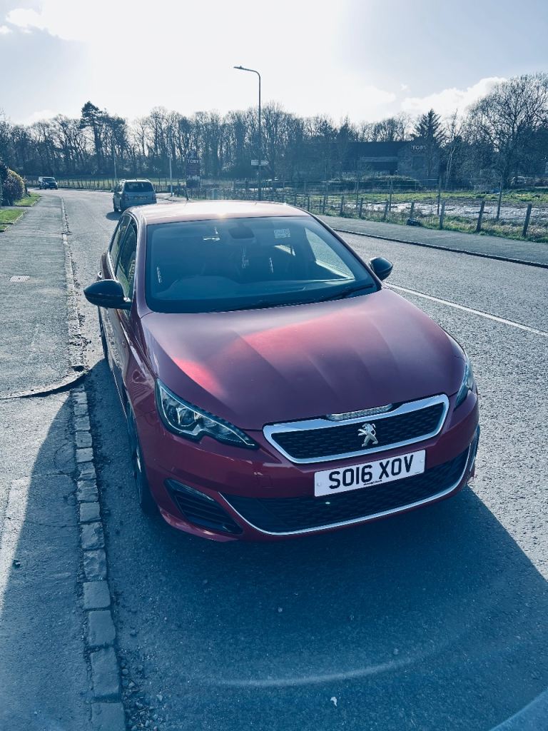 Red Peugeot 308 GTI 