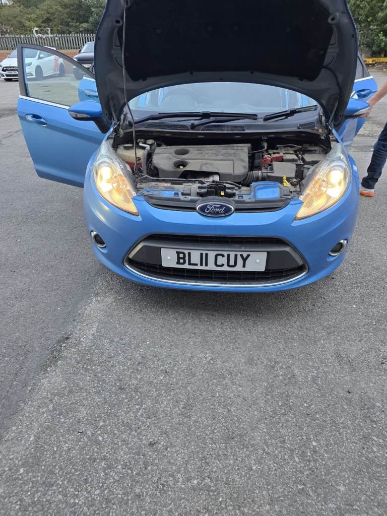  FIESTA TITANIUM 1.4 TDCI 2011 5 DOORS IN BLUE
