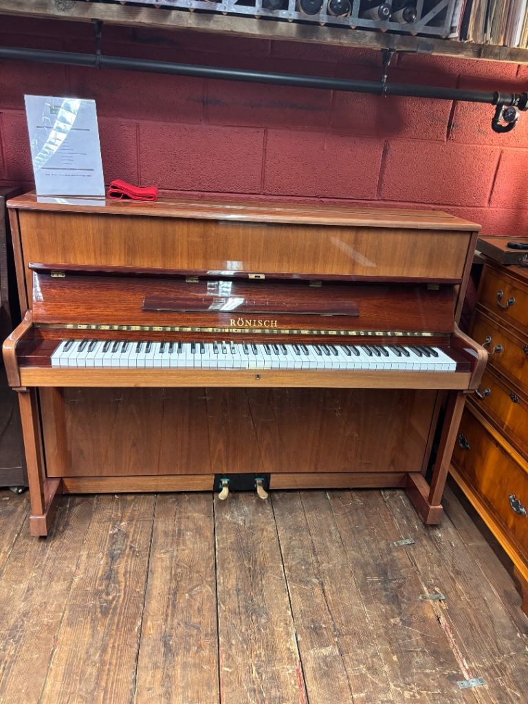 🎹 🎵 SALE! Stunning Ronisch Piano & Stool - CAN DELIVER