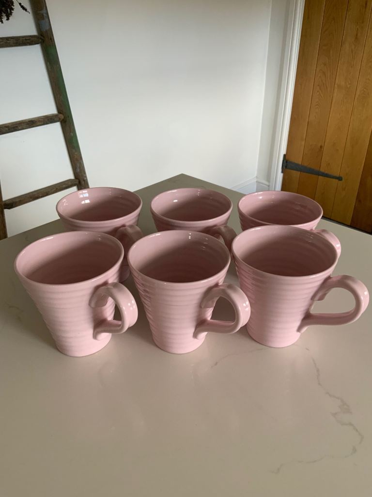 A set of 6 “Portmeirion x Sophie Conran” Mugs…