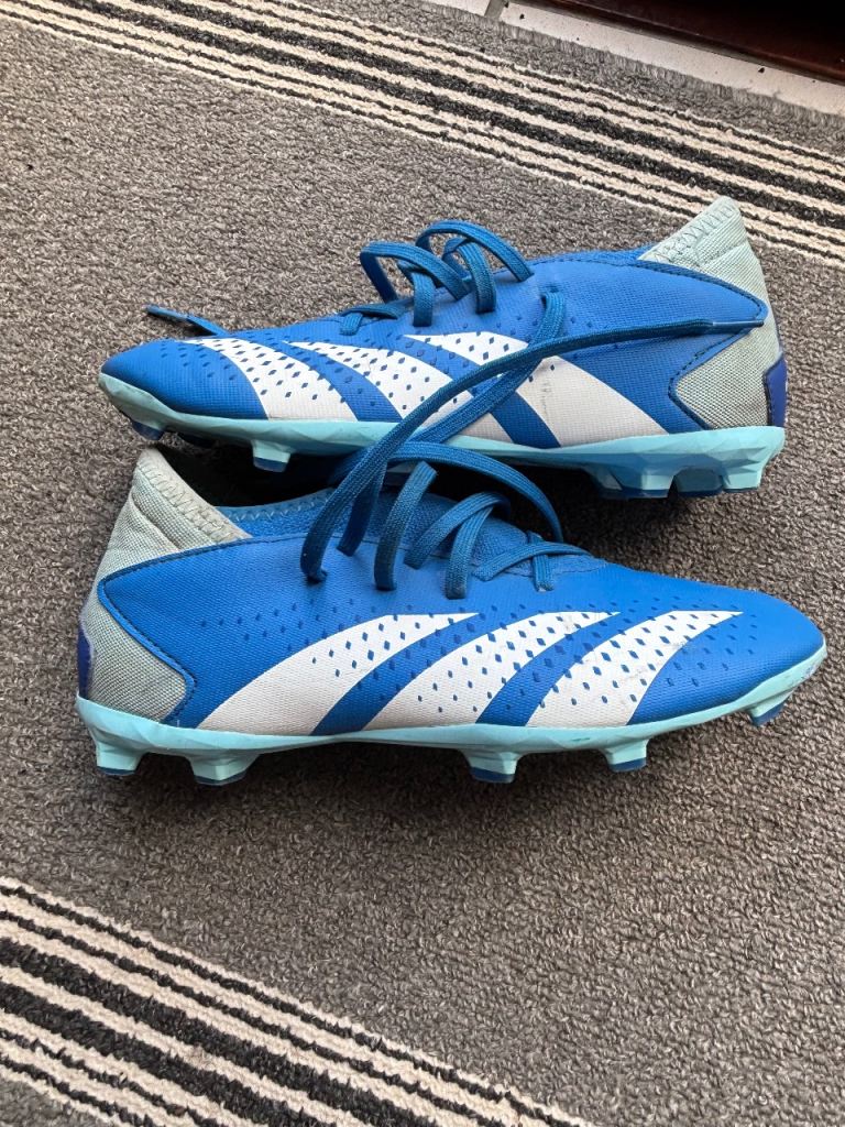 Adidas Predator football boots size 5 