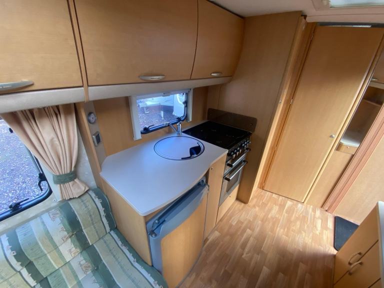 ABBEY AVENTURA 315 - 2007 - 2 BERTH - END WASHROOM - EXCELLENT CONDITION 
