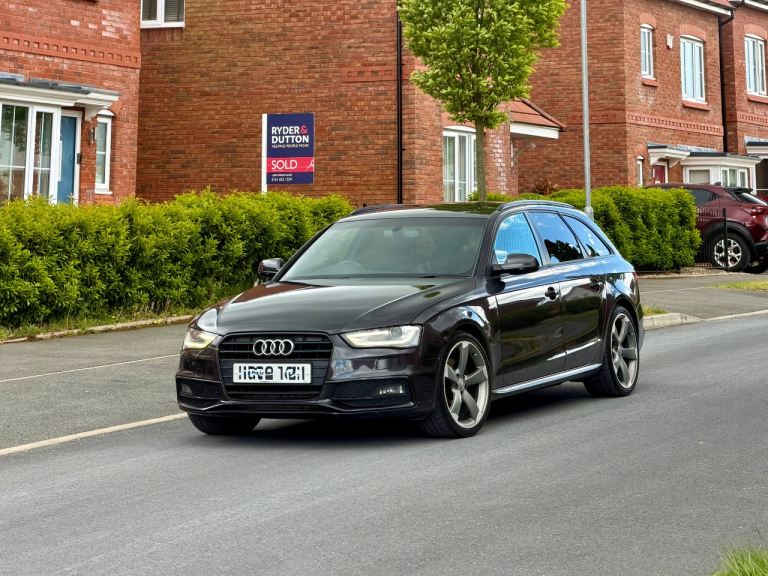 2013 Audi A4 S-Line 2.0TDI 177 6 Speeds (Black Edition). 