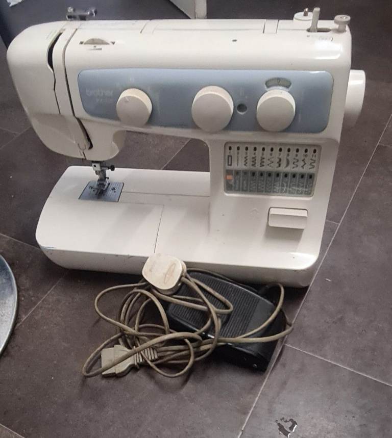 Brother PX-330 Sewing Machine. Fully Working