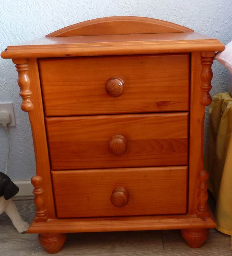 Bedside Cabinet With 3 Drawers Solid Pine ( NO TEXTS PLEASE )