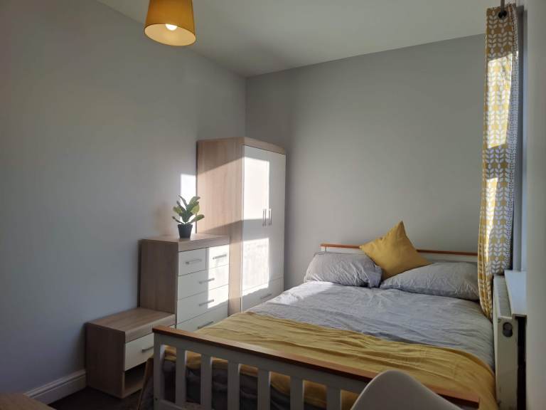Double room close to amenities (centre of High Wycombe)