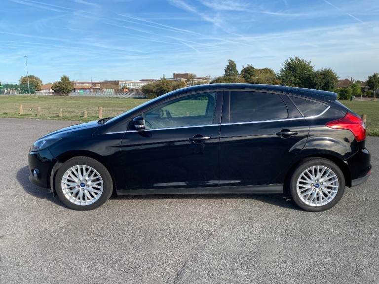 FORD FOCUS 1.0t ZETEC  ECOBOOST   5 DOOR 6 SPEED  FSH NEW BELTS NEW SERVICE WARRANTY GIVEN