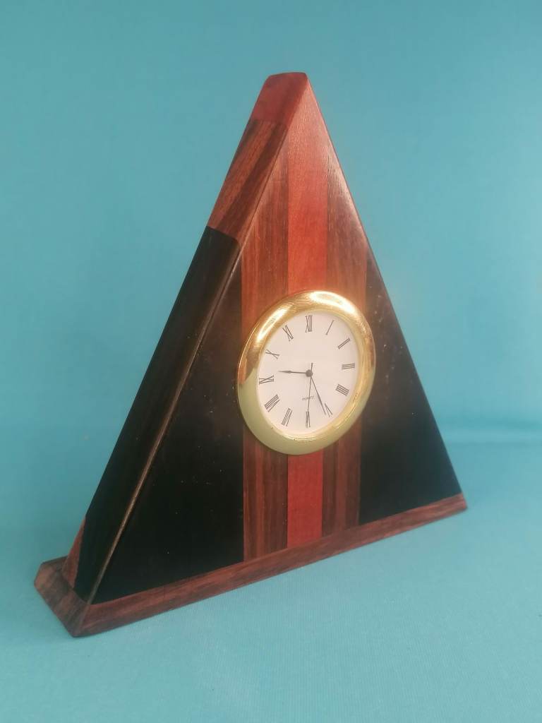 Vintage Desk Wooden Piramid Clock 6-inch height.. (need put battery).. As seen.