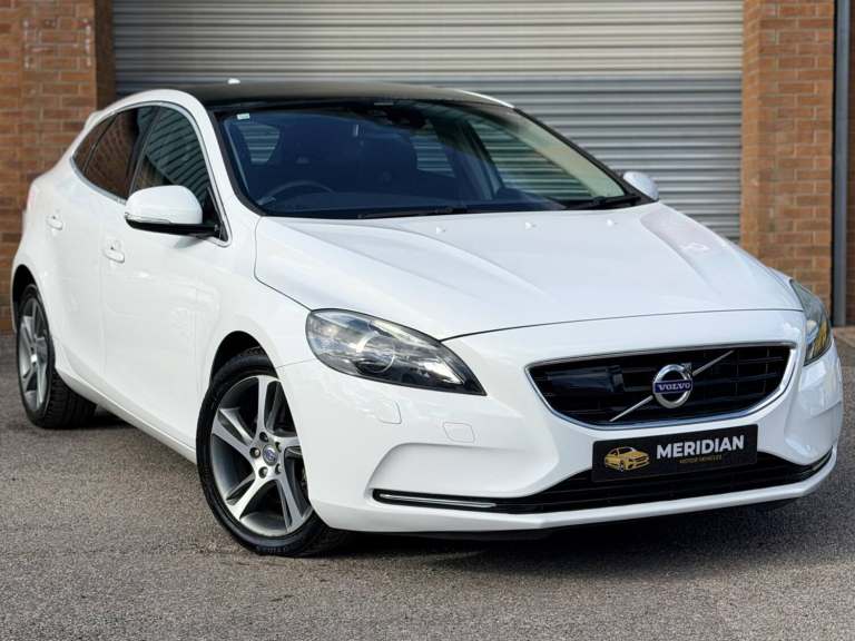 2013 Volvo V40 1.6 T4 SE Nav Hatchback 5dr Petrol Powershift (s/s) (180 ps) Hatchback Petrol Auto...