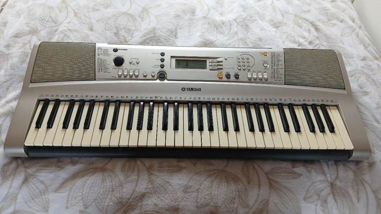 YAMAHA PSR-E313 KEYBOARD