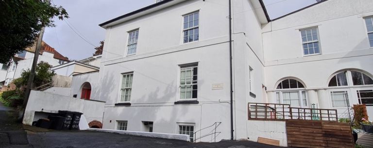 Freehold block of 6 flats- ROI 16.1%