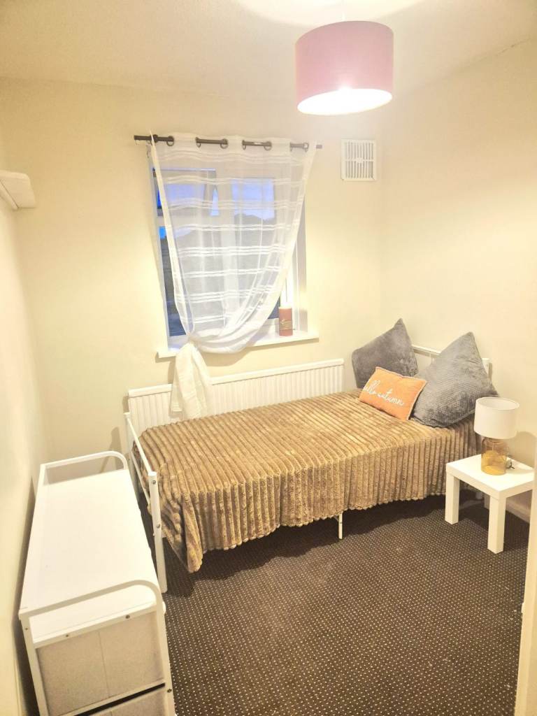 Single room To rent HA4