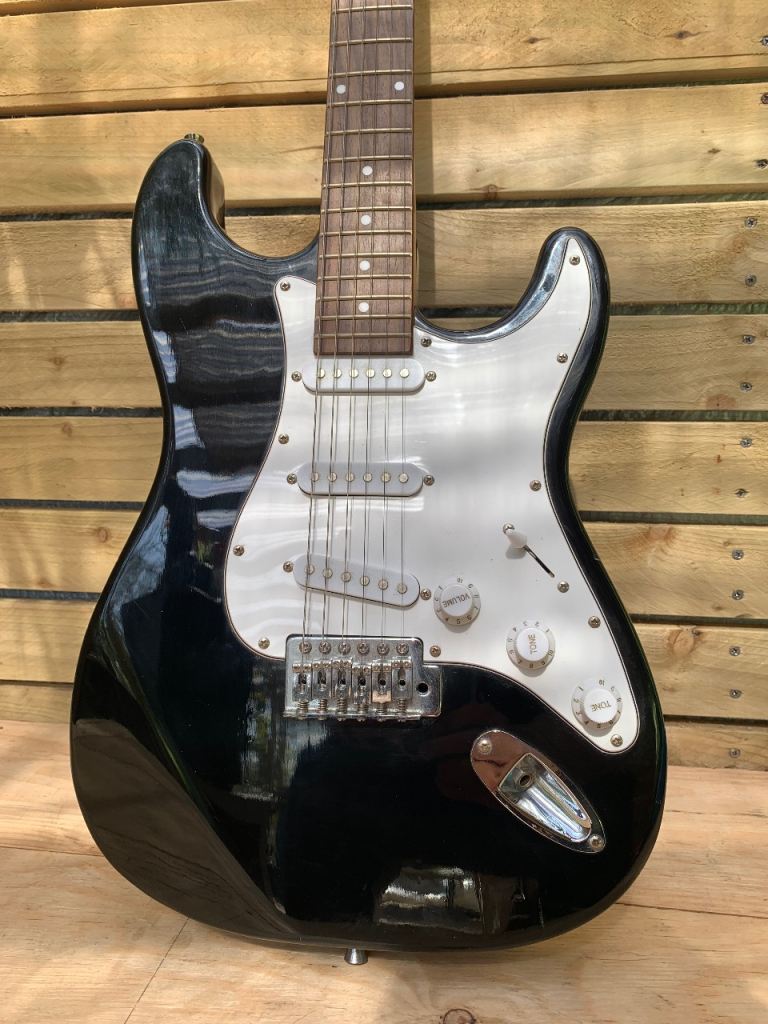 Vintage Elevation Stratocaster Electric Guitar in Jet Black