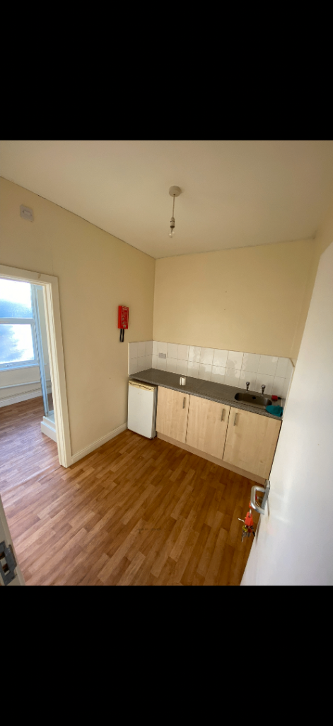Studio flat to let 
