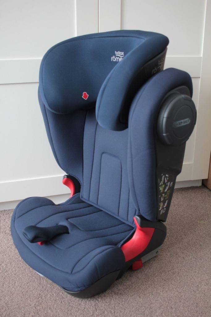 Navy blue Britax Römer KIDFIX2 S car seat Group 2/3 up to 36kg