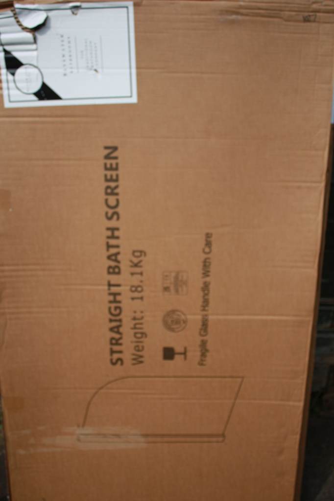 Bayswater Radius Bath Screen 6mm Toughened Safety Glass ***NEW*** RRP: £172