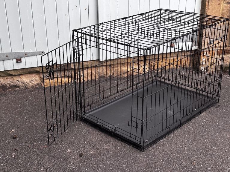 Medium/Large Collapsible Dog Crate