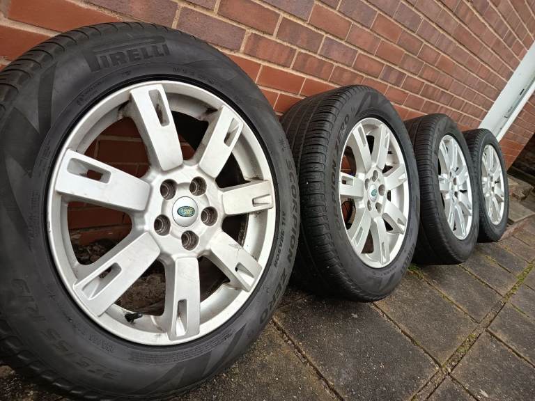 Land Rover Discovery 3 Alloy Wheels, 19 Inch. Good 255/55/19 Tyres. 9H221007AA