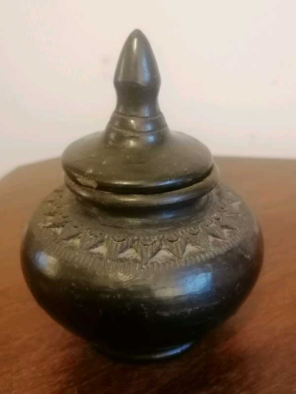 Antique Indian pot - an exceptional early 20th