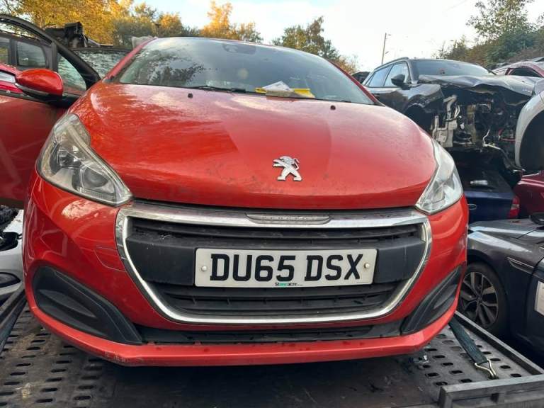 PEUGEOT 208 2015 1.2 PETROL BREAKING FOR PARTS