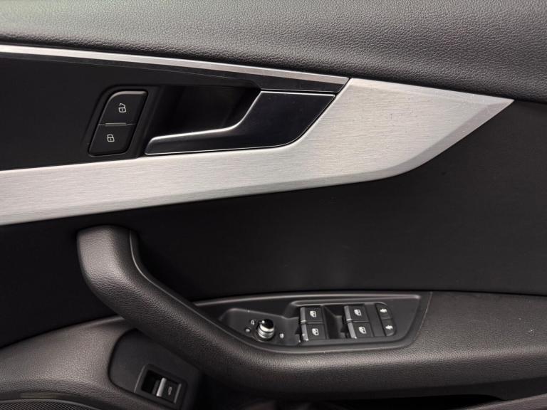 2016 Audi A4 Avant 2.0 TDI S line S Tronic quattro Euro 6 (s/s) 5dr ESTATE Diesel Automatic