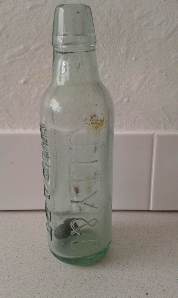  KELLY & CO HOBART TASMANIA VINTAGE BOTTLE 