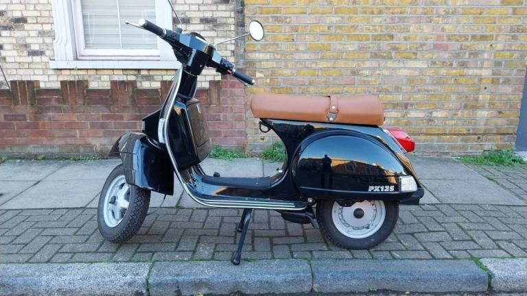 VESPA PX 125 BLACK BRAND NEW UNREGISTERED COLLECTORS ITEM (READ DESCRIPTION)