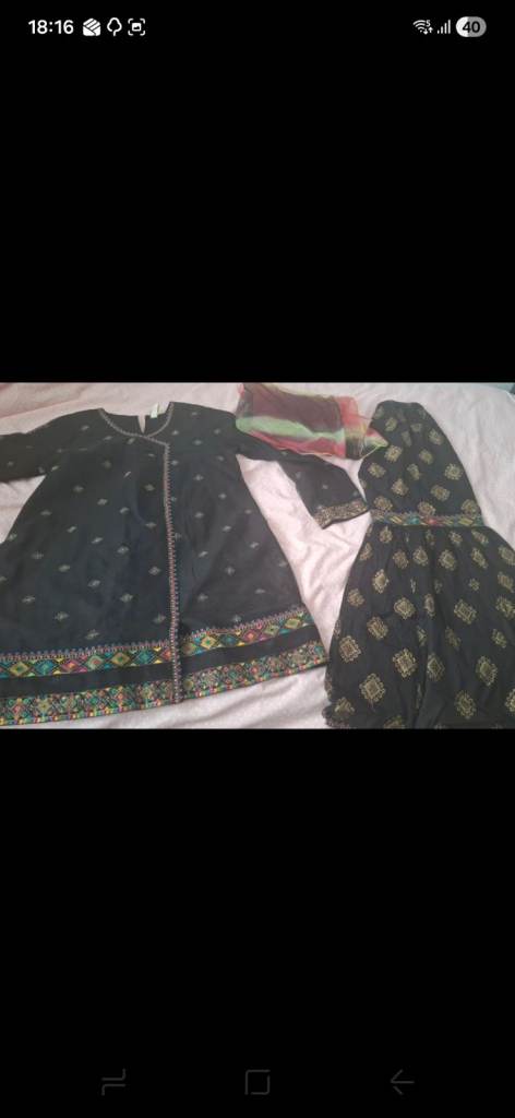 Black girls kameez Traditional Wear Dress with Embroidery – new Condition