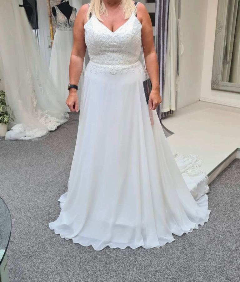 Wedding dress 