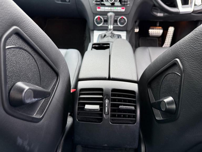 2011 Mercedes-Benz C Class C220 CDI BlueEFFICIENCY Sport 4dr Auto SALOON DIESEL Automatic