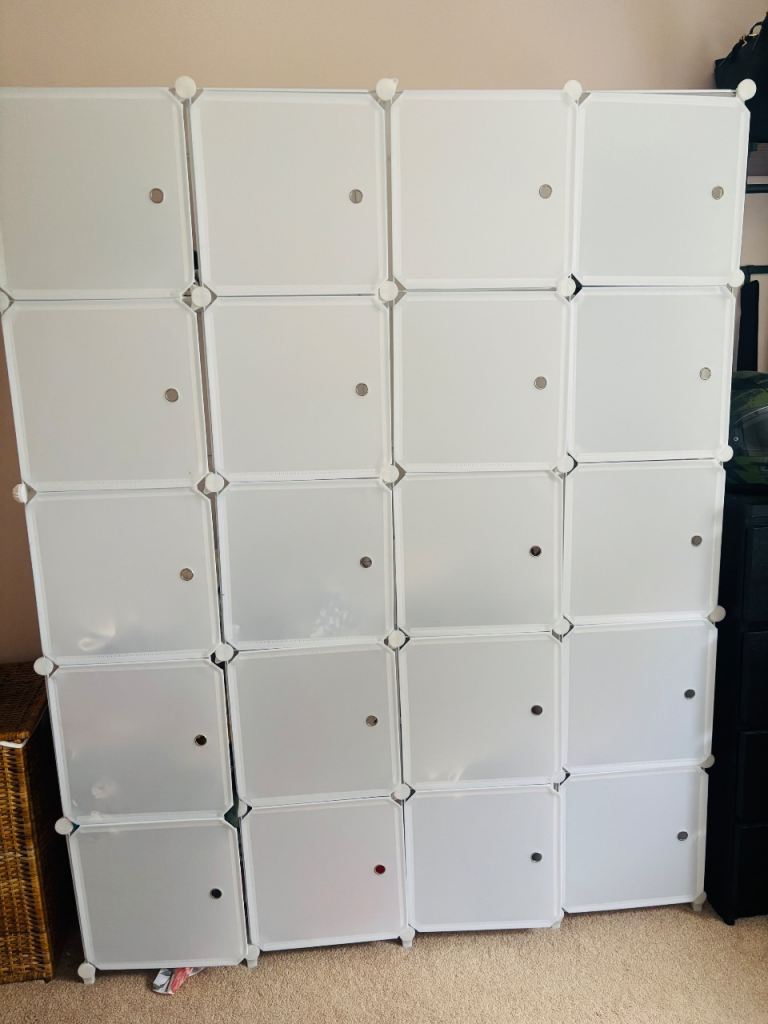 White Modular Cube Storage Unit - 20 Cubes, Good Condition