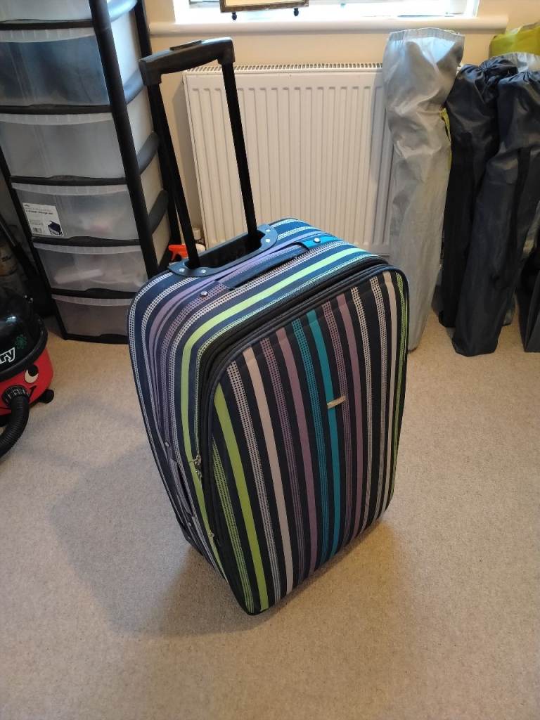  Suitcase 