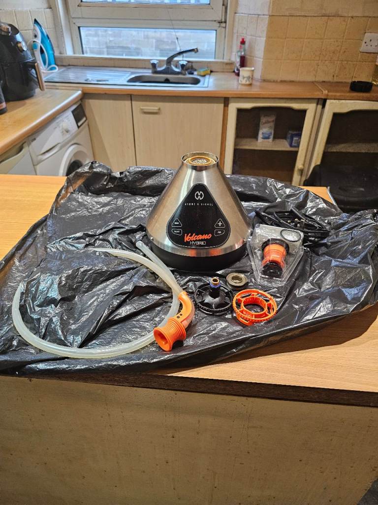 Volcano Hybrid Vaporizer - Good Condition, with Accessories