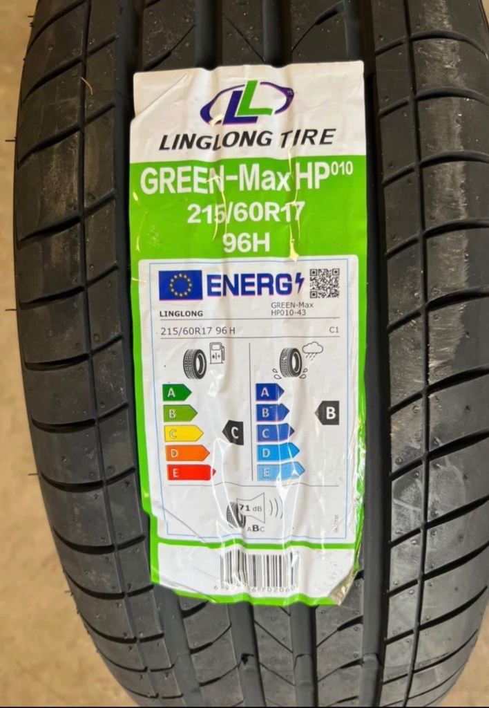 Renault Captur new tyre and wheel.  5 Stud.  2015/60R17.96H. New unused 