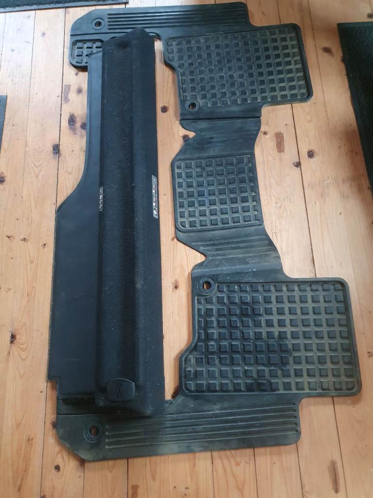 Discovery 4 rear floor mats