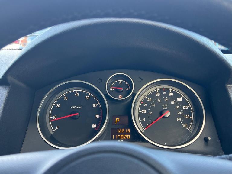 2006 Vauxhall Astra 1.8i 16V Design 5dr Auto HATCHBACK PETROL Automatic