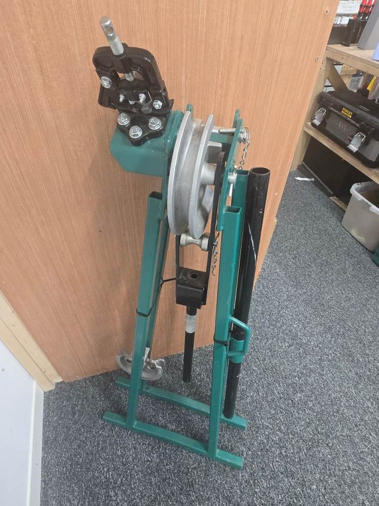 Manual Pipe Bender – Green, Good Condition Tool