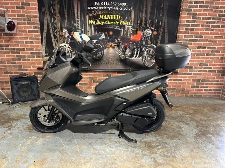 NEW KYMCO SKY TOWN 125 - FOR SALE IN CHESTERFIELD