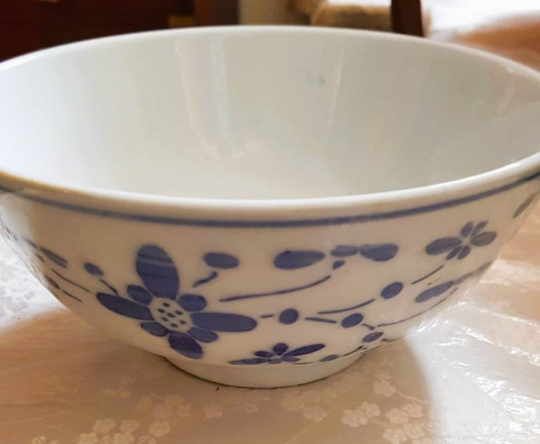VINTAGE / UNUSED CHINESE BOWL : FRUIT, SALAD, DESSERT ETC