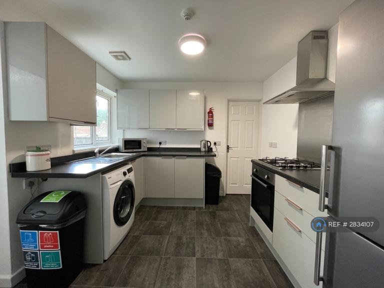 1 bedroom in Queen Street, Pontypridd, CF37 (#2834107)