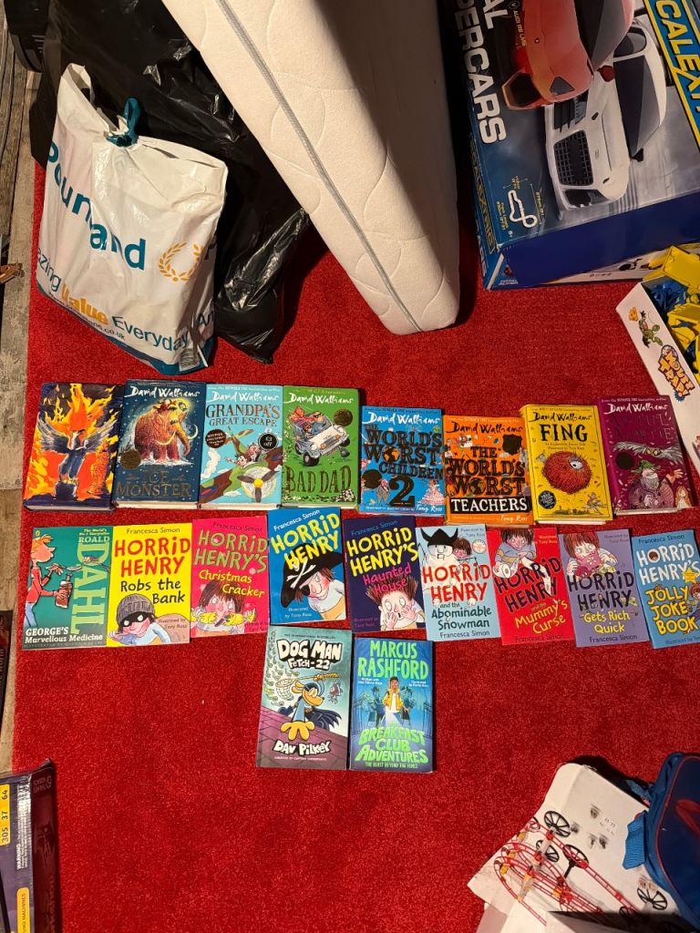 Children's Book Bundle - Horrid Henry, David Walliams, Dog Man