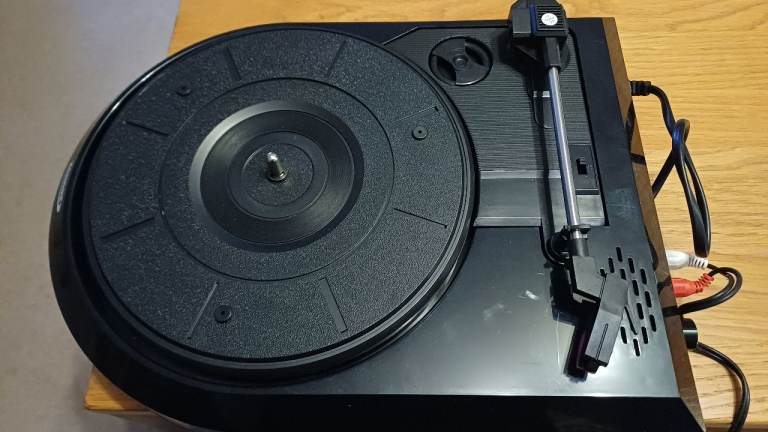Zennox D6027 USB turntable