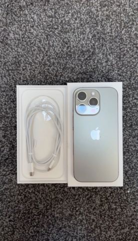 IPhone 16 Pro! 256GB! Natural Titanium! (Unlocked) -93% BATTERY